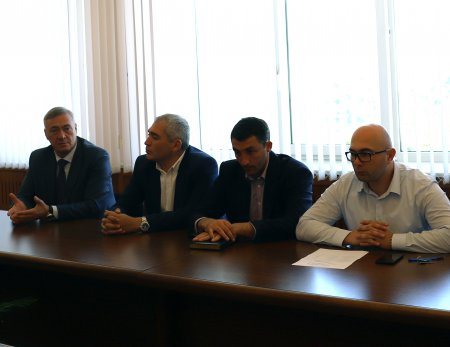 Борис Албегов встретился с руководителями рынков Владикавказа