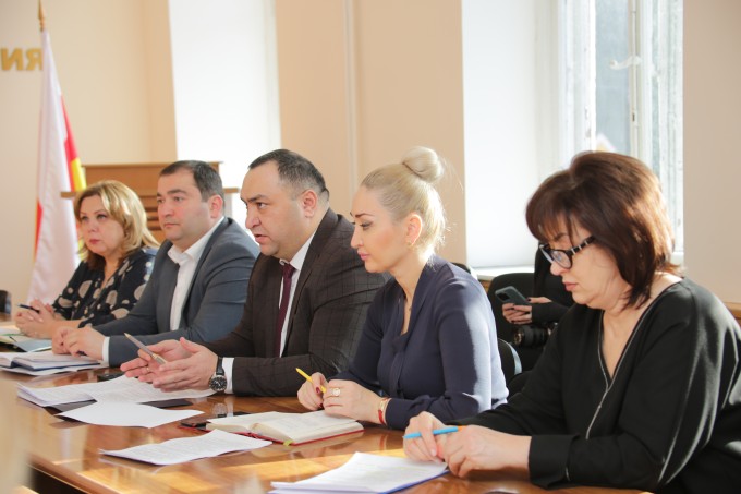  Во Владикавказе обсудили вопросы системы дошкольного и среднего образования. 