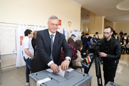 Борис Албегов принял участие в выборах Президента РФ