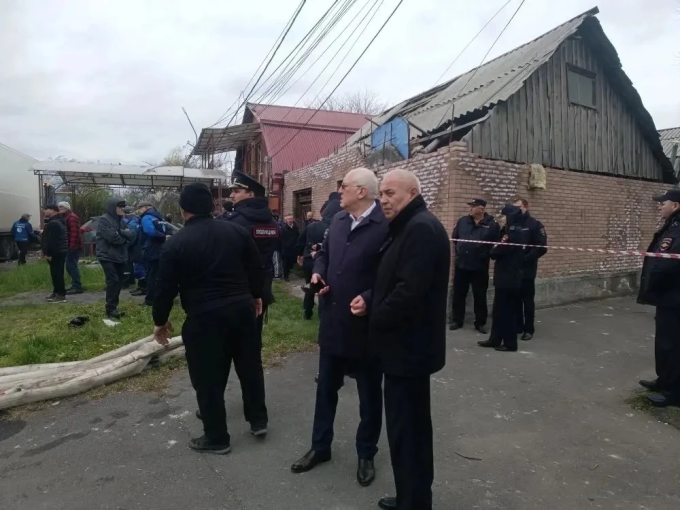 Вячеслав Мильдзихов: Режим ЧС введен на территории Владикавказа в связи со взрывом здания в Партизанском переулке