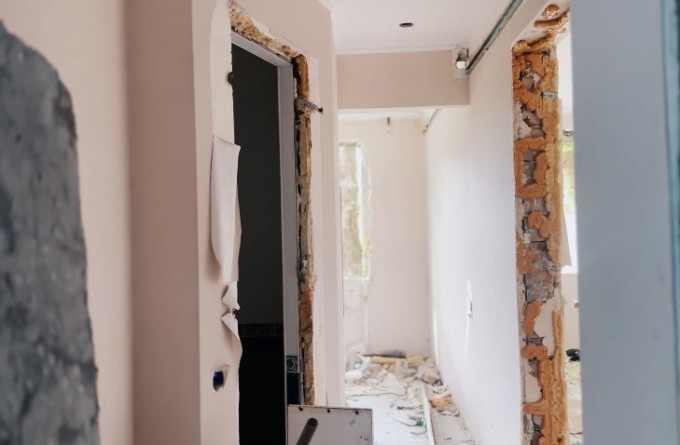 Аварийный многоквартирный дом по улице Грибоедова, 5 отключён от всех инженерных сетей и снесён