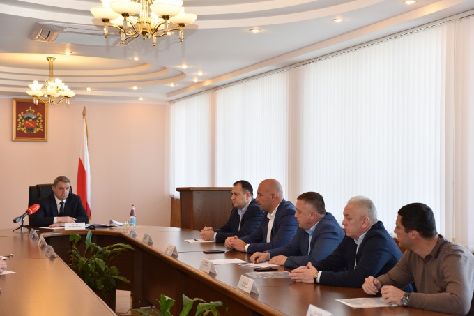 Русланбек Икаев провел встречу с руководителями префектур