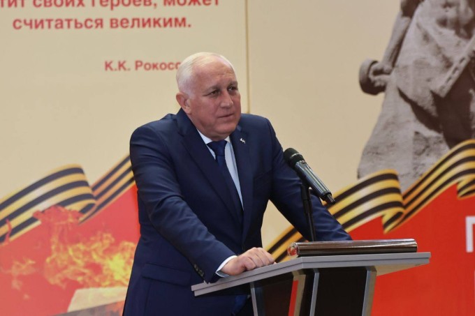 Управленцев из Ханты-Мансийска встретили теплое солнце и мэр столицы Северной Осетии. 