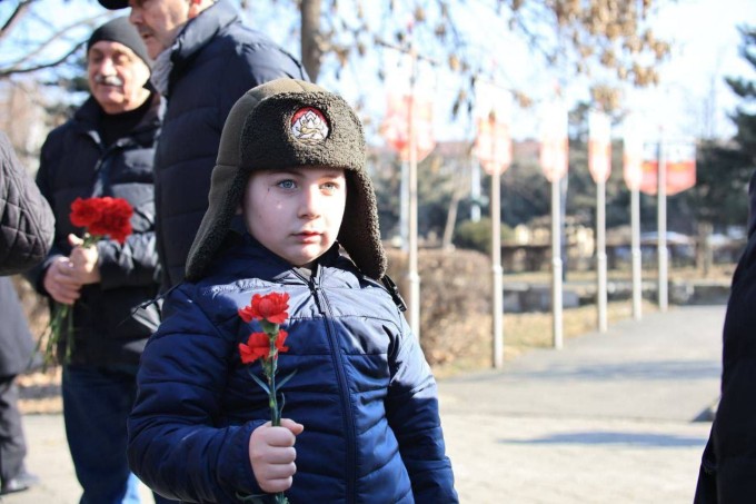 Вячеслав Мильдзихов: Сегодня мы отмечаем важную и во многом очень личную дату, день памяти о россиянах, исполнявших служебный долг за пределами Отечества, День памяти воинов-интернационалистов. 