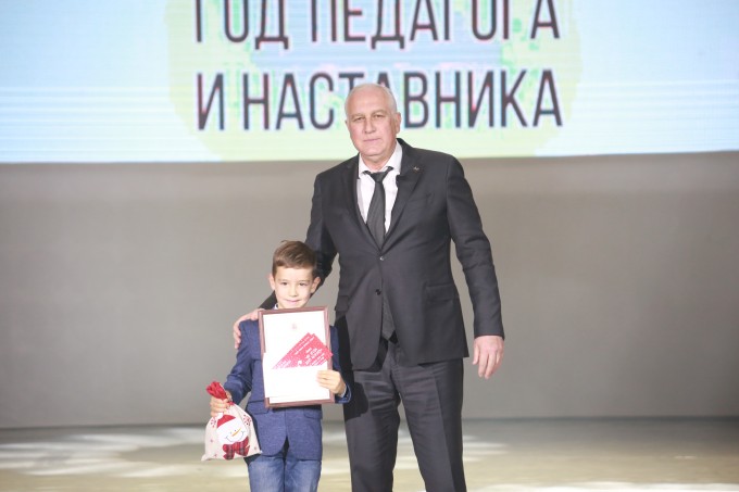Во Владикавказе прошла торжественная церемония закрытия Года педагога и наставника.