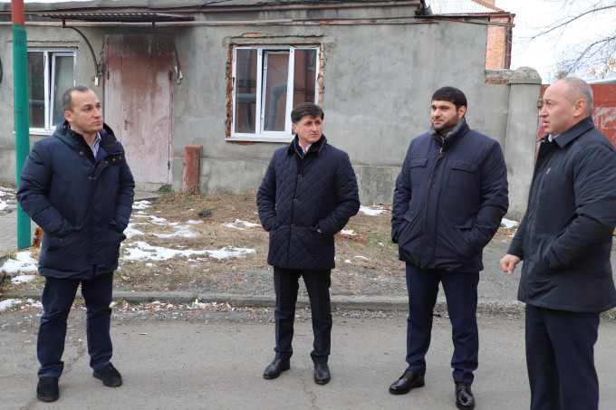 Тамерлан Фарниев провел инспекционный объезд по улицам Владикавказа