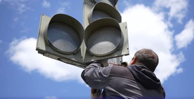 Во Владикавказе приступили к замене светофоров. 