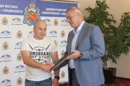 Борис Албегов объявил благодарность жителю Владикавказа