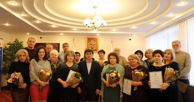 Тамерлан Фарниев наградил отличившихся в выборной кампании