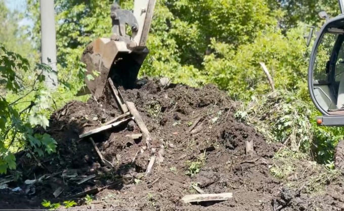 Масштабные работы по расчистке дорог ведутся в поселке Карца 