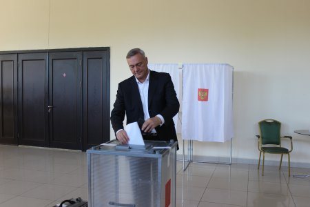  Глава АМС г. Владикавказ Борис Албегов проголосовал на выборах в Парламент РСО-Алания 