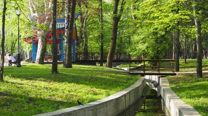Администрация Владикавказа приводит в порядок пруды Центрального парка культуры и отдыха.