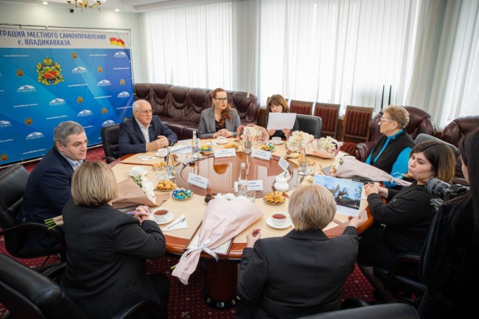 Вячеслав Мильдзихов встретился с активистками благотворительного фонда «Будем жить!» 