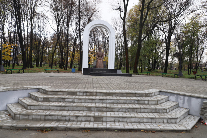 Во Владикавказе отремонтированы памятники и барельефы