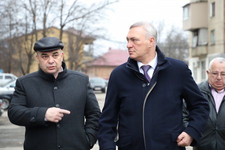Борис Албегов поручил привести в порядок  гаражные кооперативы города
