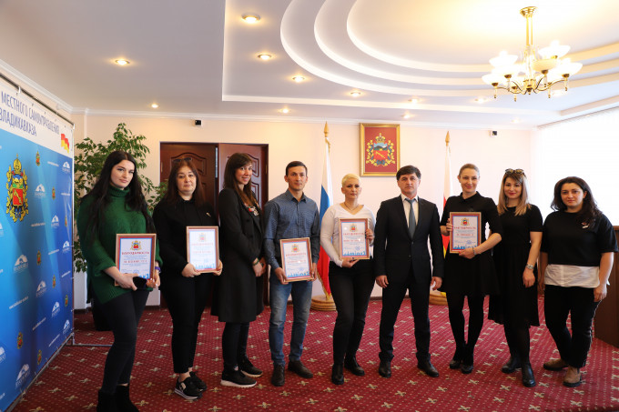 Во Владикавказе определили победителей конкурса на лучшее новогоднее оформление