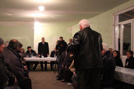 Борис Албегов начал череду встреч с жителями Владикавказа