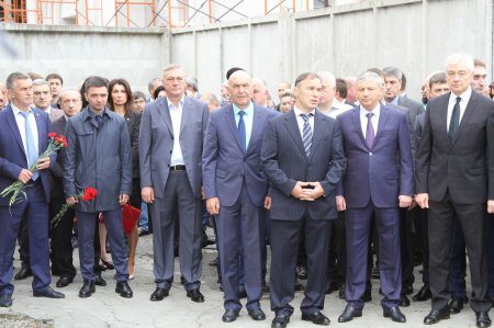 Руководство Владикавказа приняло участие в траурных мероприятиях в г.Беслан 