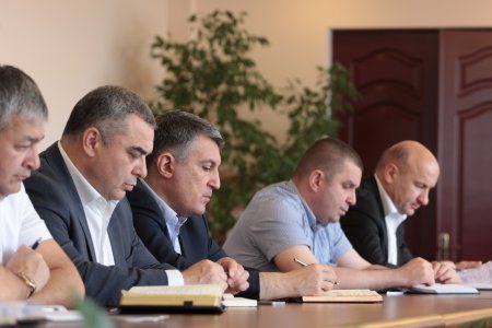 В АМС г. Владикавказа прошло аппаратное совещание