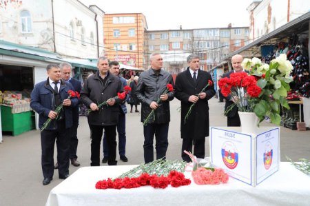 Во Владикавказе почтили память погибших в теракте на центральном рынке
