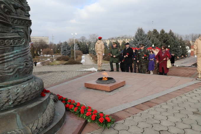 На Мемориале славы состоялось официальное открытие месячника оборонно-массовой и военно-патриотической работы.  