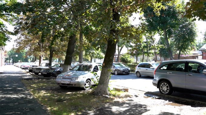 Во Владикавказе появится новая бесплатная парковочная зона - на улице Титова. 