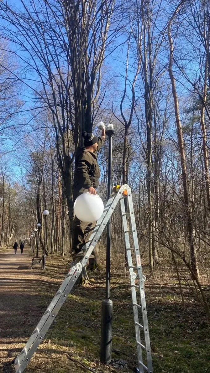 На улицах Владикавказа заменили более 60 осветительных приборов