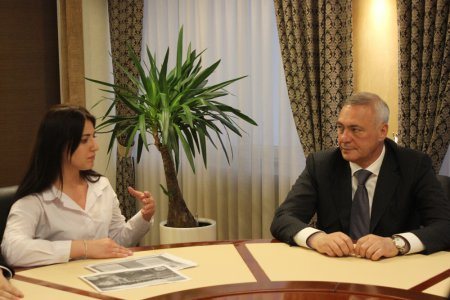 Борис Албегов провел встречу с Молодежным парламентом республики