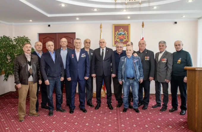 Вячеслав Мильдзихов: В преддверии 40-летия аварии на Чернобыльской АЭС провёл встречу с ликвидаторами последствий катастрофы.