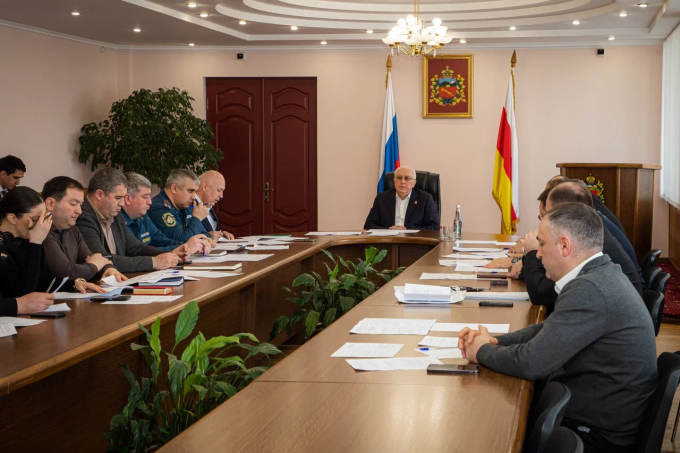 Под председательством мэра Владикавказа Вячеслава Мильдзихова прошло заседание Комиссии по предупреждению и ликвидации ЧС и обеспечению пожарной безопасности.