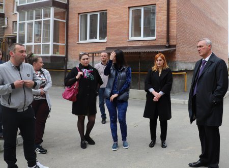 Борис Албегов встретился с жильцами дома на ул.Магкаева