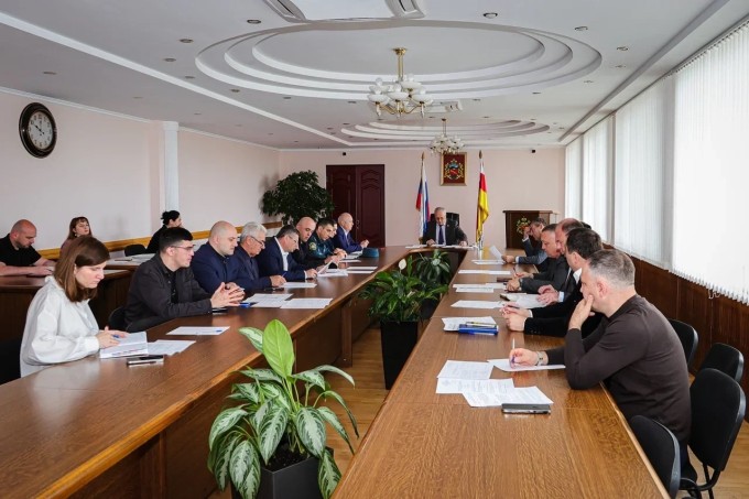 В мэрии Владикавказа под председательством первого заместителя главы АМС города Зураба Дзоблаева прошло заседание Комиссии по предупреждению и ликвидации чрезвычайных ситуаций и обеспечению пожарной безопасности МО г.Владикавказ
