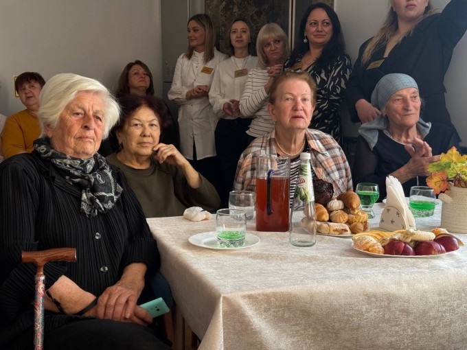 Представители мэрии посетили День открытых дверей в Центре дневного пребывания граждан пожилого возраста и инвалидов