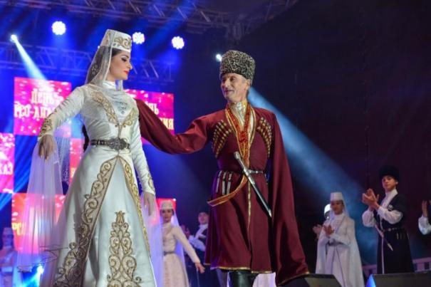Северную Осетию и город Владикавказ поздравят  звезды российской эстрады 