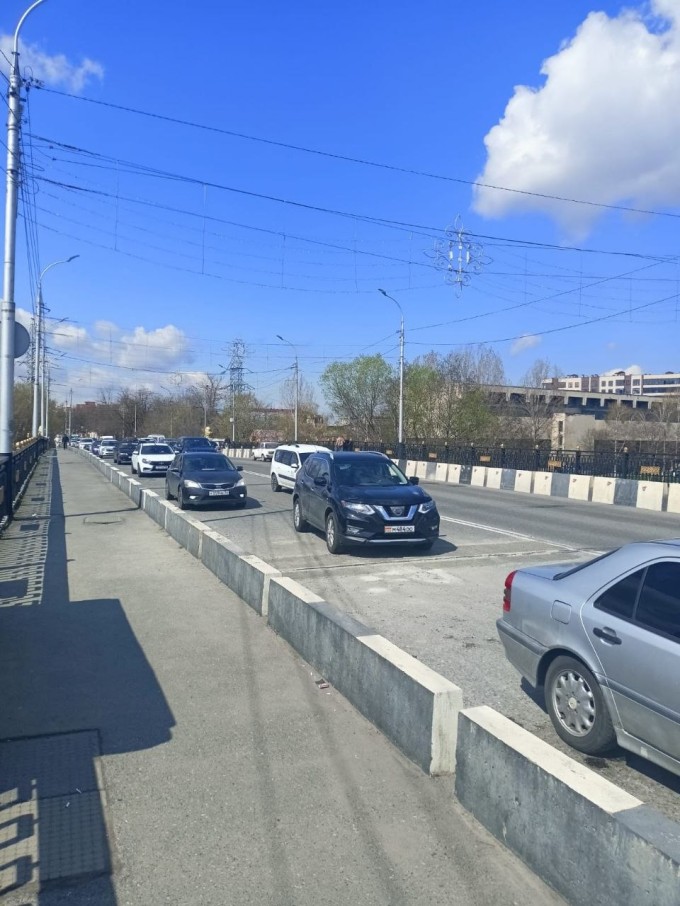 Движение на Кировском мосту восстановлено.