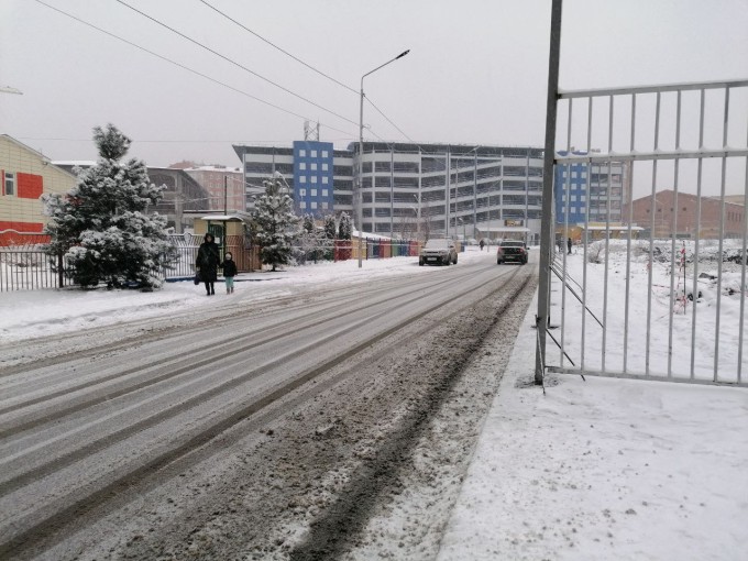 Тротуар по ул. Гриса Плиева, 6 «А» перекрыт временно. 