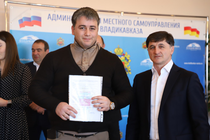35 молодых семей Владикавказа получили жилищные сертификаты
