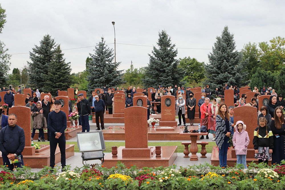 Беслан дата трагедии. 2004 Год Беслан Северная Осетия.