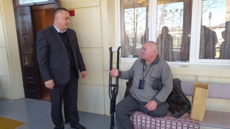 Сотрудники Правобережной администрации посетили дом-интернат "Забота"
