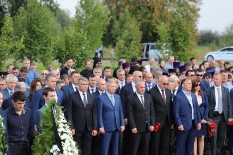 Руководство Владикавказа приняло участие в траурных мероприятиях