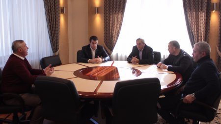 Борис Албегов провел совещание c префектами города