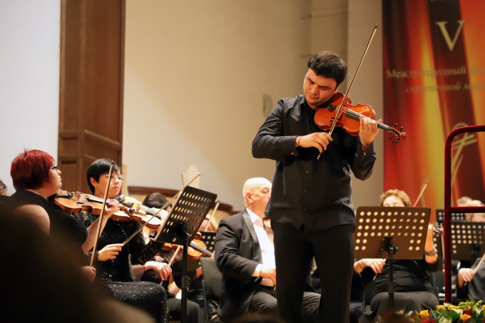 Во Владикавказе состоялось открытие V Международного Фестиваля скрипичной музыки.