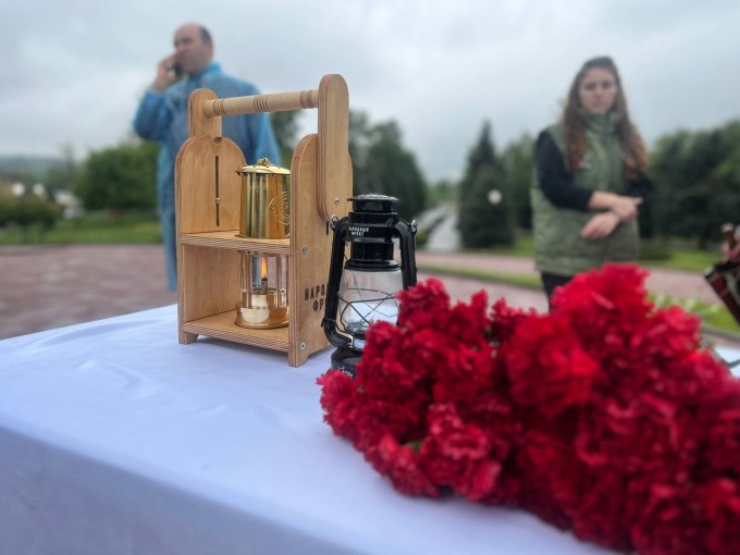 Сегодня во Владикавказе состоялась торжественная церемония передачи частицы Вечного огня от Могилы Неизвестного Солдата. 