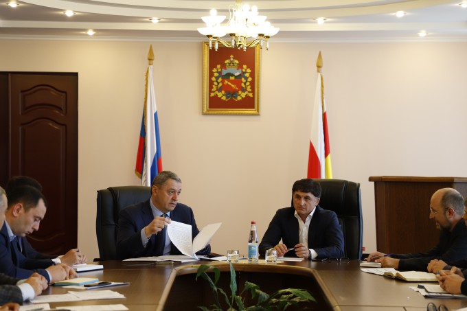 Руководство Владикавказа провело расширенное совещание по ЖКХ и благоустройству города