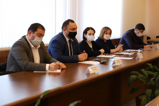 Аслан Батыров обратился к педагогам с инициативой о проведении во Владикавказе Форума учителей истории