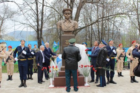 Во Владикавказе установлен памятник Василию Маргелову