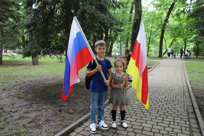 Во Владикавказе стартовали праздничные мероприятия, приуроченные ко Дню России.