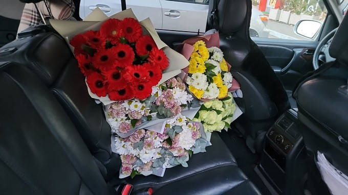  Гуманитарный груз в зону СВО и цветы для матерей 