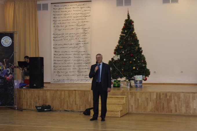 1200 детей Владикавказа получат подарки от Бориса Албегова