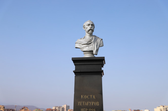 Во Владикавказе почтили память основоположника осетинской литературы Коста Хетагурова 